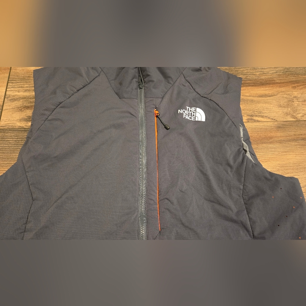 Mens The North Face Grey Ventrix Vest Size Large - Picture 4 of 8